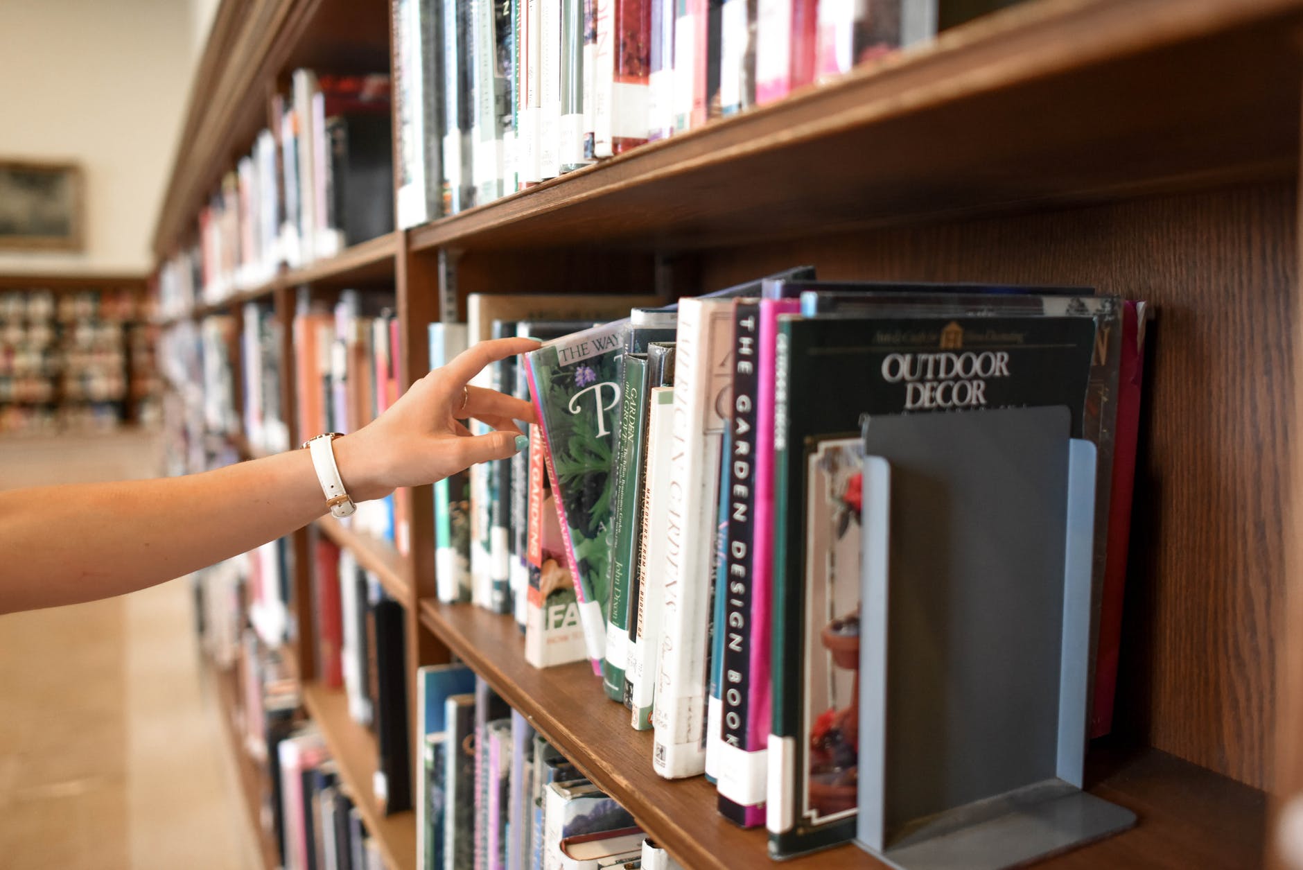 A brief history of school libraries and teacher librarians in Australia